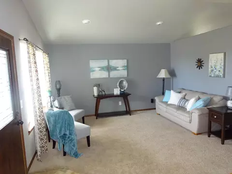 6735 Dolan Dr, Lincoln, ND 58504 photo 16