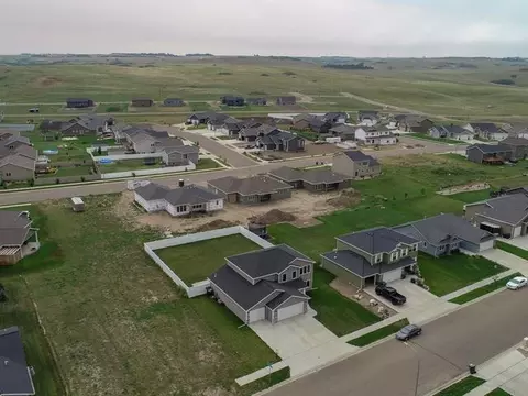 607 Canyon Rd, Mandan, ND 58554 photo 48