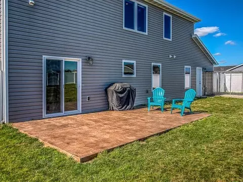 607 Canyon Rd, Mandan, ND 58554 photo 4