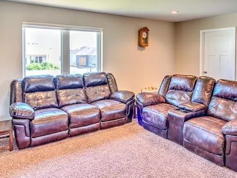 607 Canyon Rd, Mandan, ND 58554 photo 25