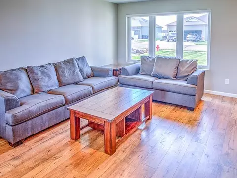 607 Canyon Rd, Mandan, ND 58554 photo 8