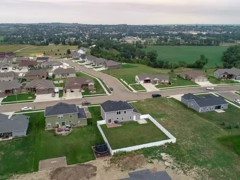 607 Canyon Rd, Mandan, ND 58554 photo 52