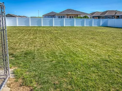 607 Canyon Rd, Mandan, ND 58554 photo 6