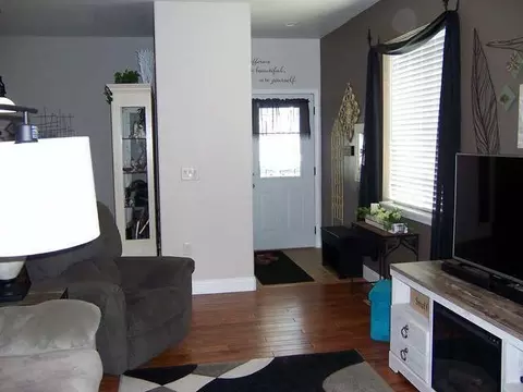 911 Bremner Ave, Bismarck, ND 58503 photo 3