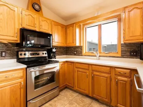 2004 Union Loop NW, Mandan, ND 58554 photo 7