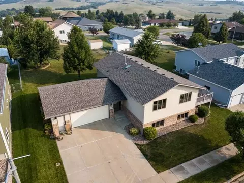 2004 Union Loop NW, Mandan, ND 58554 photo 3