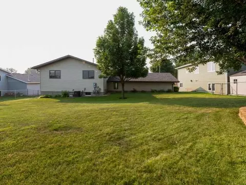 2004 Union Loop NW, Mandan, ND 58554 photo 31