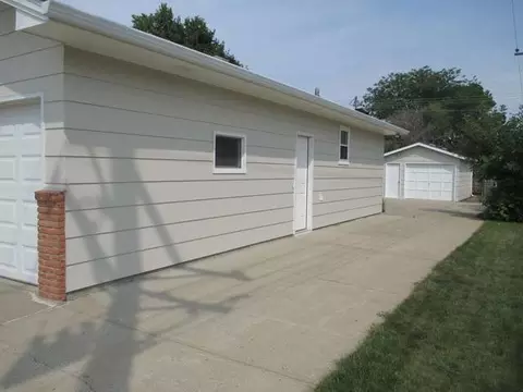 450 Interstate Ave E, Bismarck, ND 58501 photo 6
