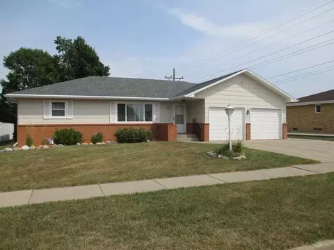 450 Interstate Ave E, Bismarck, ND 58501 photo 1