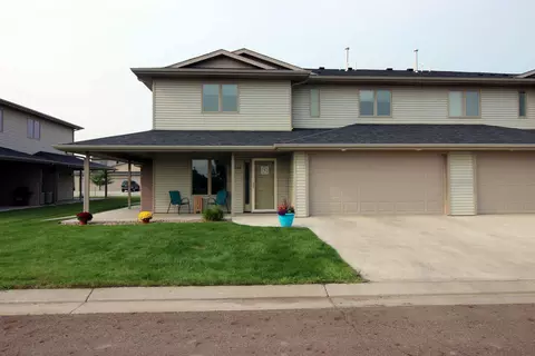 726 Compass Ln, Bismarck, ND 58504 photo 1