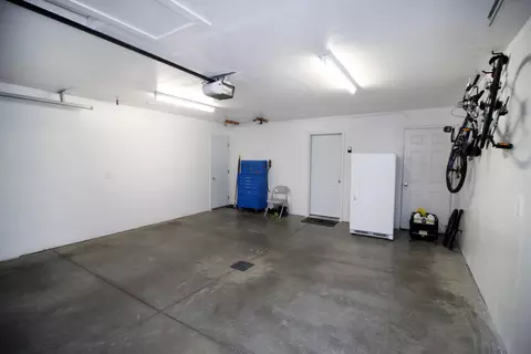 726 Compass Ln, Bismarck, ND 58504 photo 17