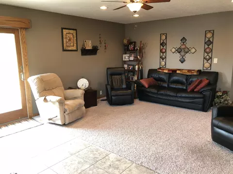 2444 Boulevard Ave E, Bismarck, ND 58501 photo 17