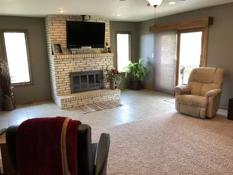 2444 Boulevard Ave E, Bismarck, ND 58501 photo 9