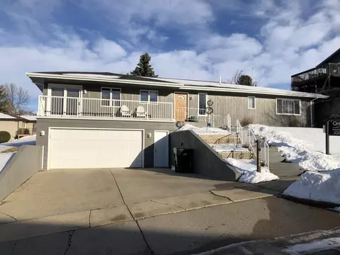 2444 Boulevard Ave E, Bismarck, ND 58501 photo 1