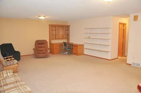 2422 Lacorte Lp Loop, Bismarck, ND 58503 photo 2