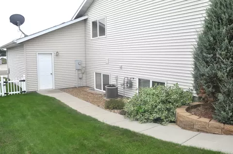 2422 Lacorte Lp Loop, Bismarck, ND 58503 photo 57