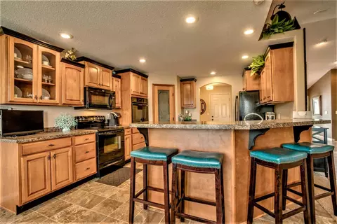 518 Cherrybrook Dr, Bismarck, ND 58503 photo 11