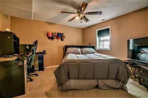 518 Cherrybrook Dr, Bismarck, ND 58503 photo 35
