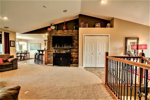 518 Cherrybrook Dr, Bismarck, ND 58503 photo 9