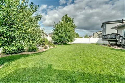 518 Cherrybrook Dr, Bismarck, ND 58503 photo 44