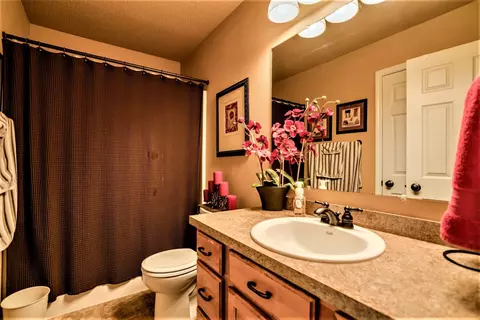 518 Cherrybrook Dr, Bismarck, ND 58503 photo 22