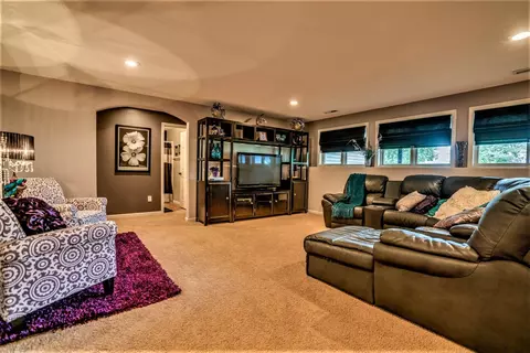 518 Cherrybrook Dr, Bismarck, ND 58503 photo 31