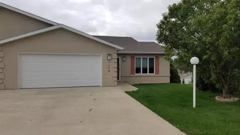3518 Viewpoint Dr, Bismarck, ND 58503 photo 1