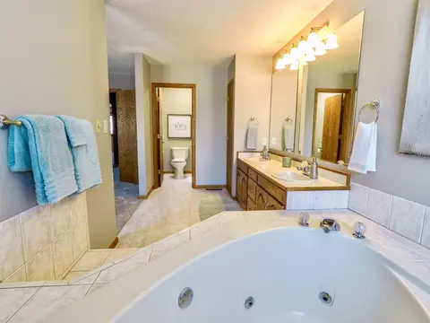 724 Juniper Dr, Bismarck, ND 58503 photo 21