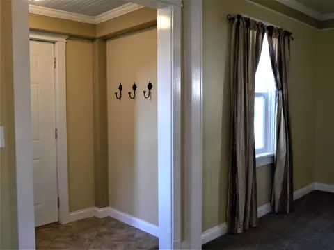 909 Sweet Ave E, Bismarck, ND 58504 photo 2