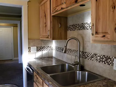 909 Sweet Ave E, Bismarck, ND 58504 photo 7