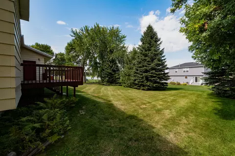 112 Versailles Ave, Bismarck, ND 58503 photo 21