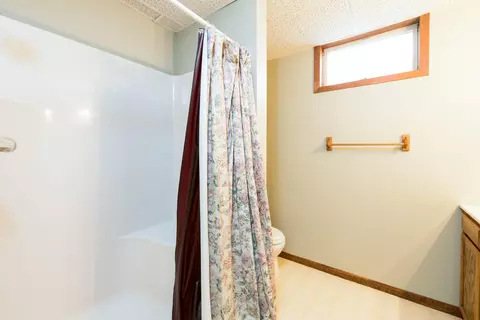 112 Versailles Ave, Bismarck, ND 58503 photo 16