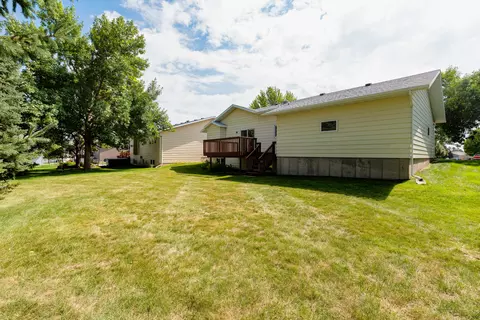 112 Versailles Ave, Bismarck, ND 58503 photo 24