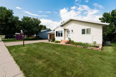 112 Versailles Ave, Bismarck, ND 58503 photo 27