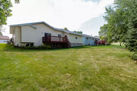 112 Versailles Ave, Bismarck, ND 58503 photo 22