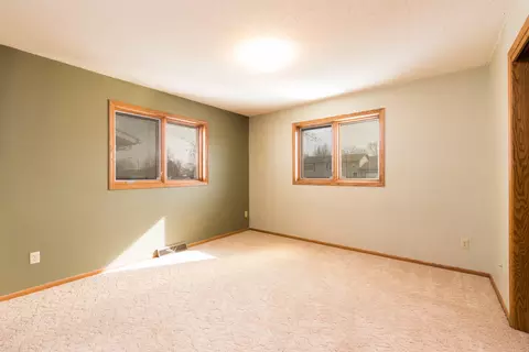 112 Versailles Ave, Bismarck, ND 58503 photo 10