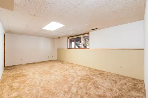 112 Versailles Ave, Bismarck, ND 58503 photo 14