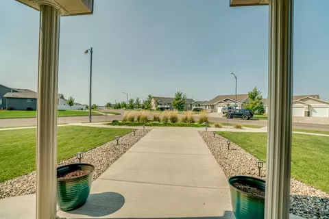 2001 Pebbleview Loop, Bismarck, ND 58503 photo 45