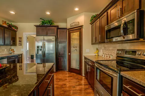 2001 Pebbleview Loop, Bismarck, ND 58503 photo 7