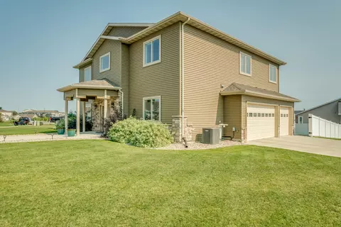 2001 Pebbleview Loop, Bismarck, ND 58503 photo 42