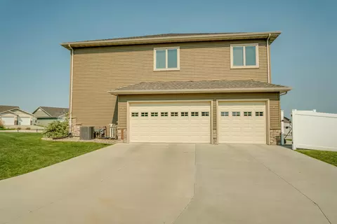 2001 Pebbleview Loop, Bismarck, ND 58503 photo 44