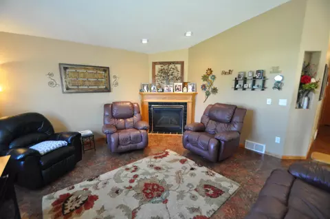 7301 Whitefox Cir, Bismarck, ND 58503 photo 5