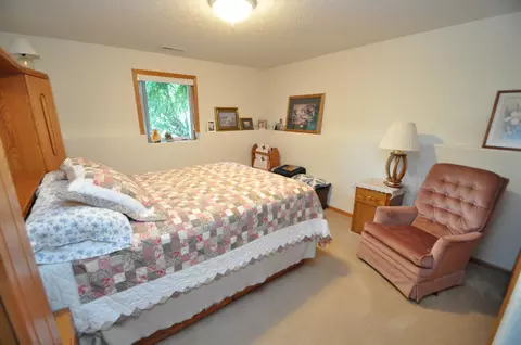 7301 Whitefox Cir, Bismarck, ND 58503 photo 12