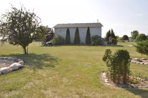 7301 Whitefox Cir, Bismarck, ND 58503 photo 20