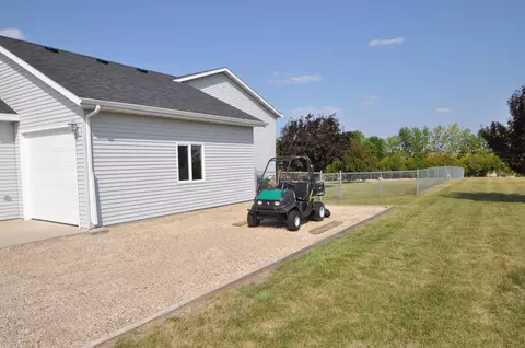 7301 Whitefox Cir, Bismarck, ND 58503 photo 22