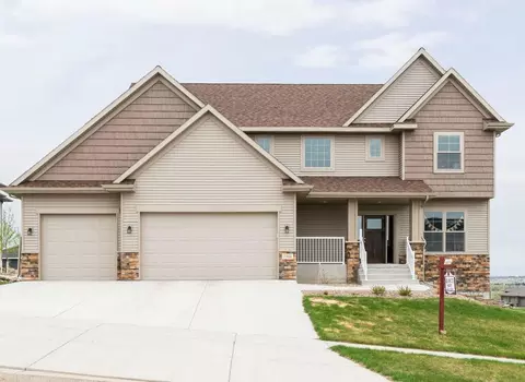 3904 Valley Dr, Bismarck, ND 58503 photo 1