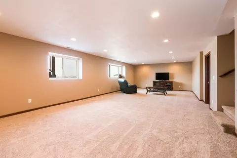 3904 Valley Dr, Bismarck, ND 58503 photo 24