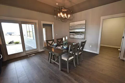 914 Select Ln, Bismarck, ND 58503 photo 9