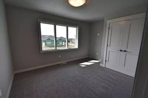 914 Select Ln, Bismarck, ND 58503 photo 22