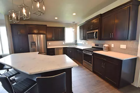 914 Select Ln, Bismarck, ND 58503 photo 7